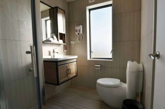 Superior King Suite - bathroom