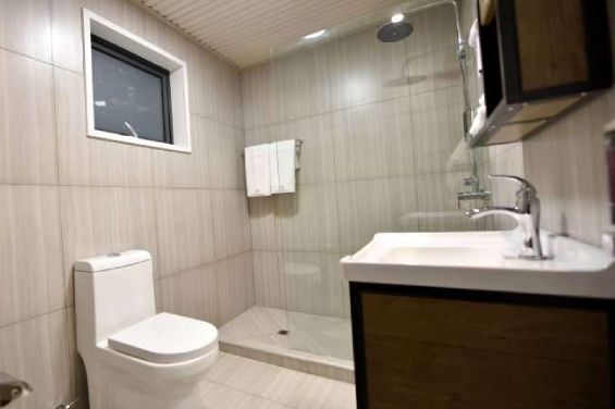 Executive King Suite - bathroom