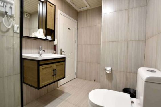 Executive King Suite - bathroom